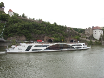 Kreuzfahrschiff auf der Donau